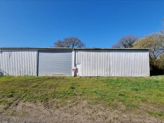 Parking à vendre 105 000 € 350 m² Callac 22160