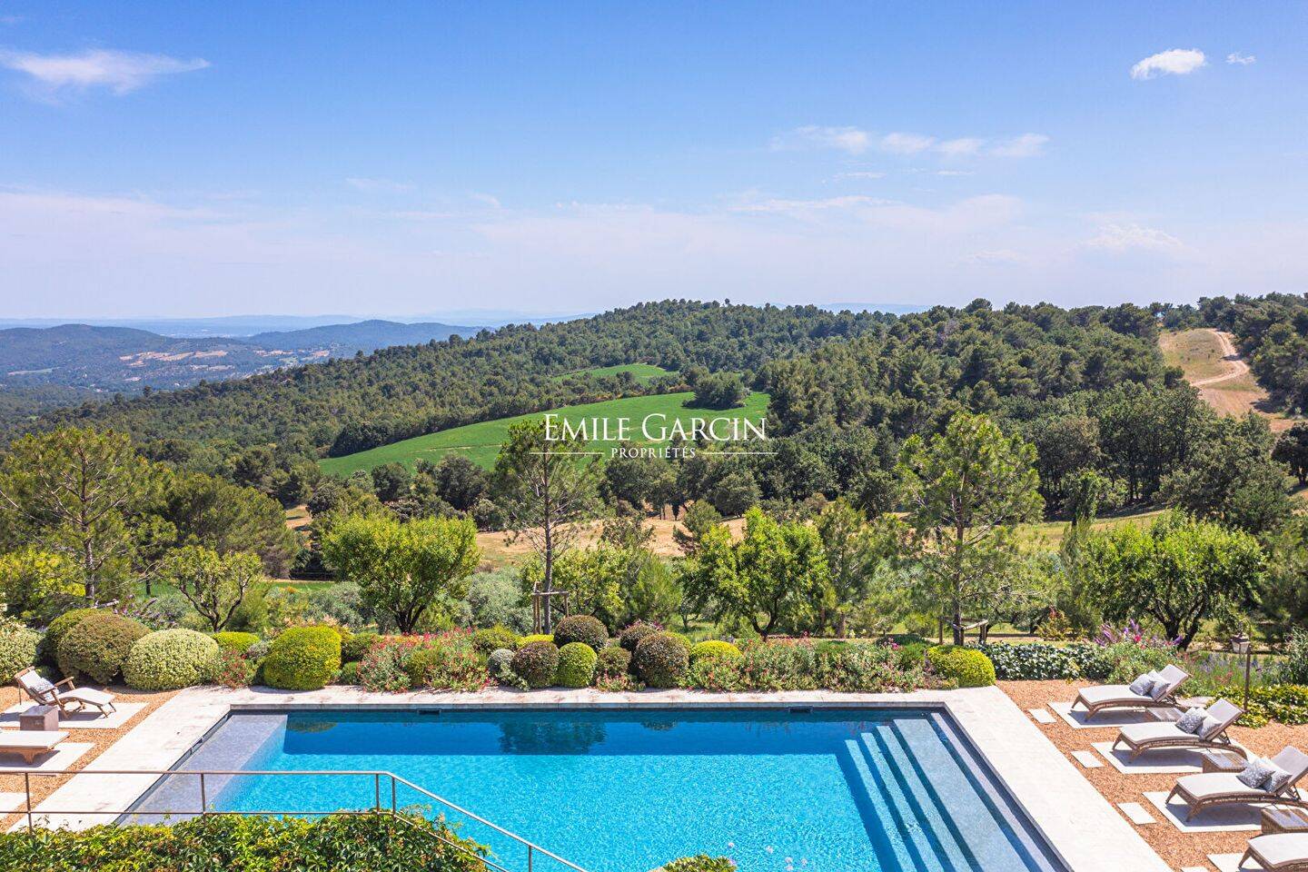 Maison 13 pièces 450 m² · à La Bastide-des-Jourdans · 450 m² · 6 500 000 €