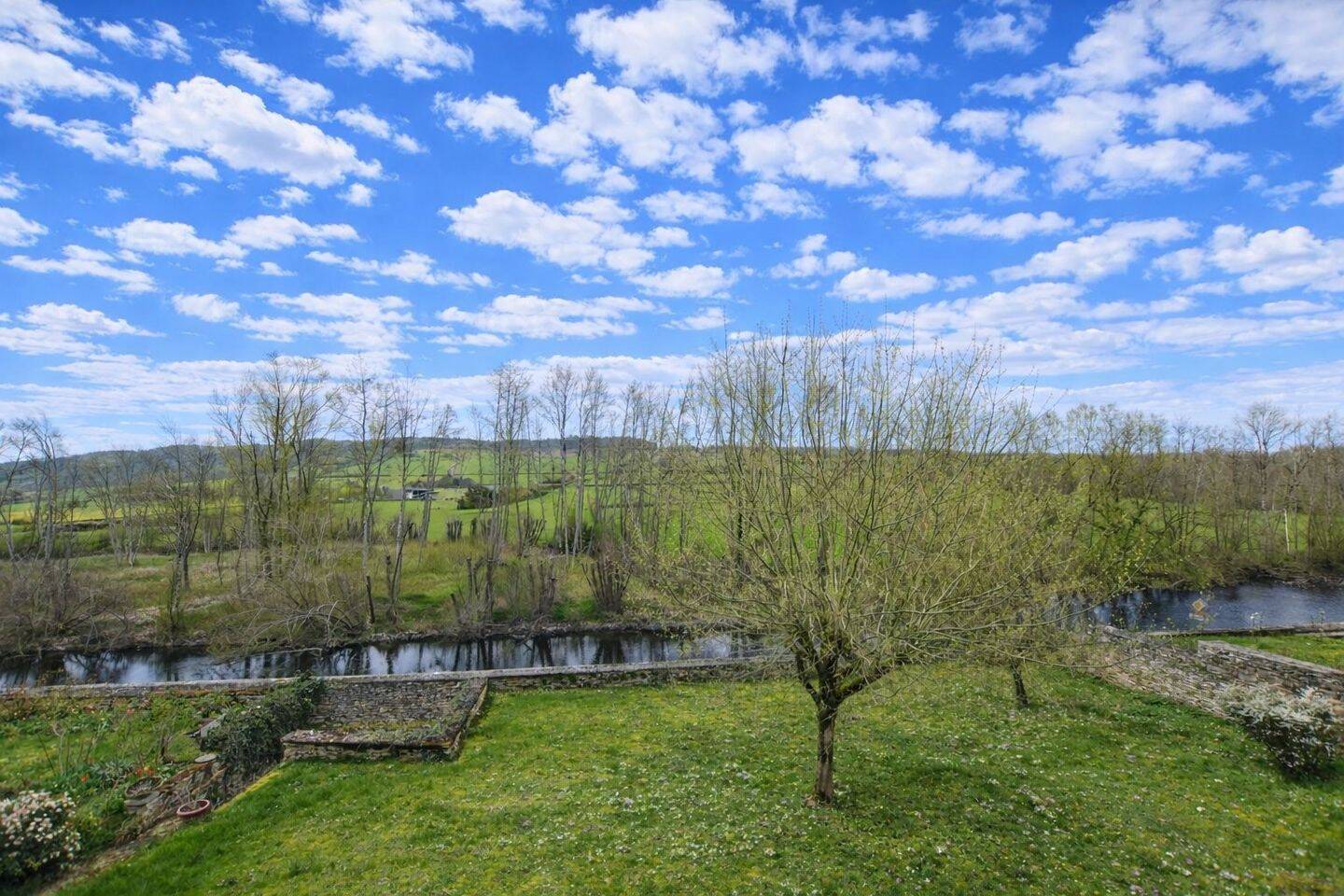 Maison 7 pièces 160 m² · à Asquins · 160 m² · 230 000 €