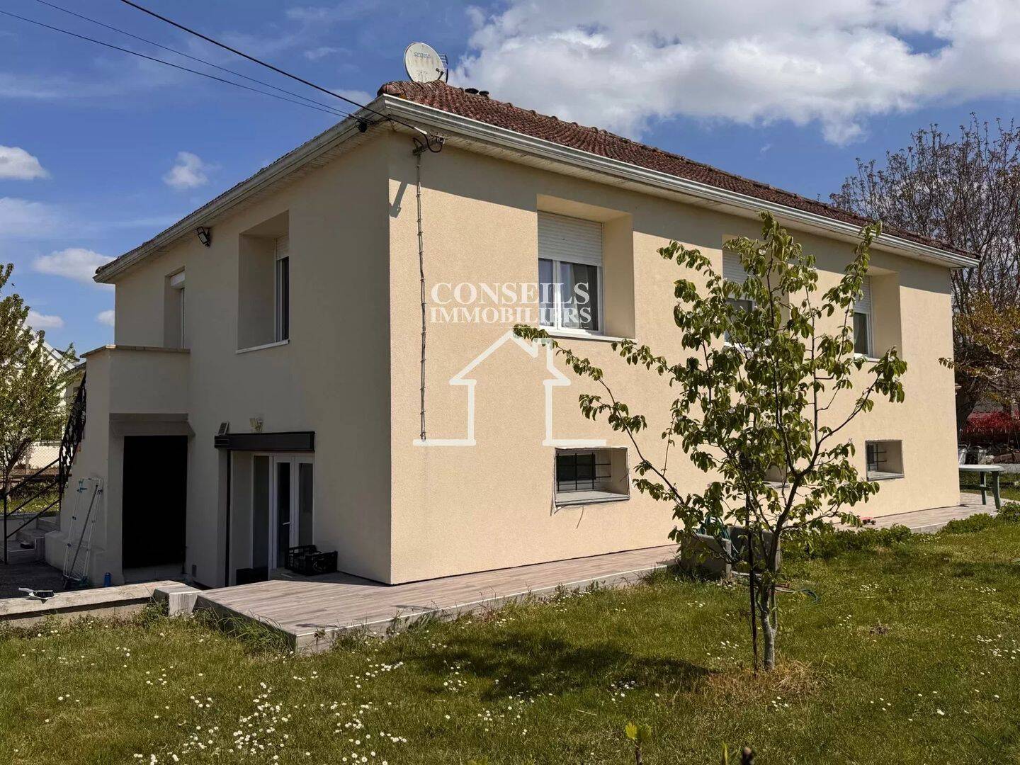 Maison 8 pièces 144 m² · à Villeneuve-sur-Yonne · 144 m² · 191 000 €