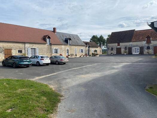 Ferme à vendre 260 000 € 8 pièces 4 chambres 160 m² 23 000 m² de terrain Charnizay 37290