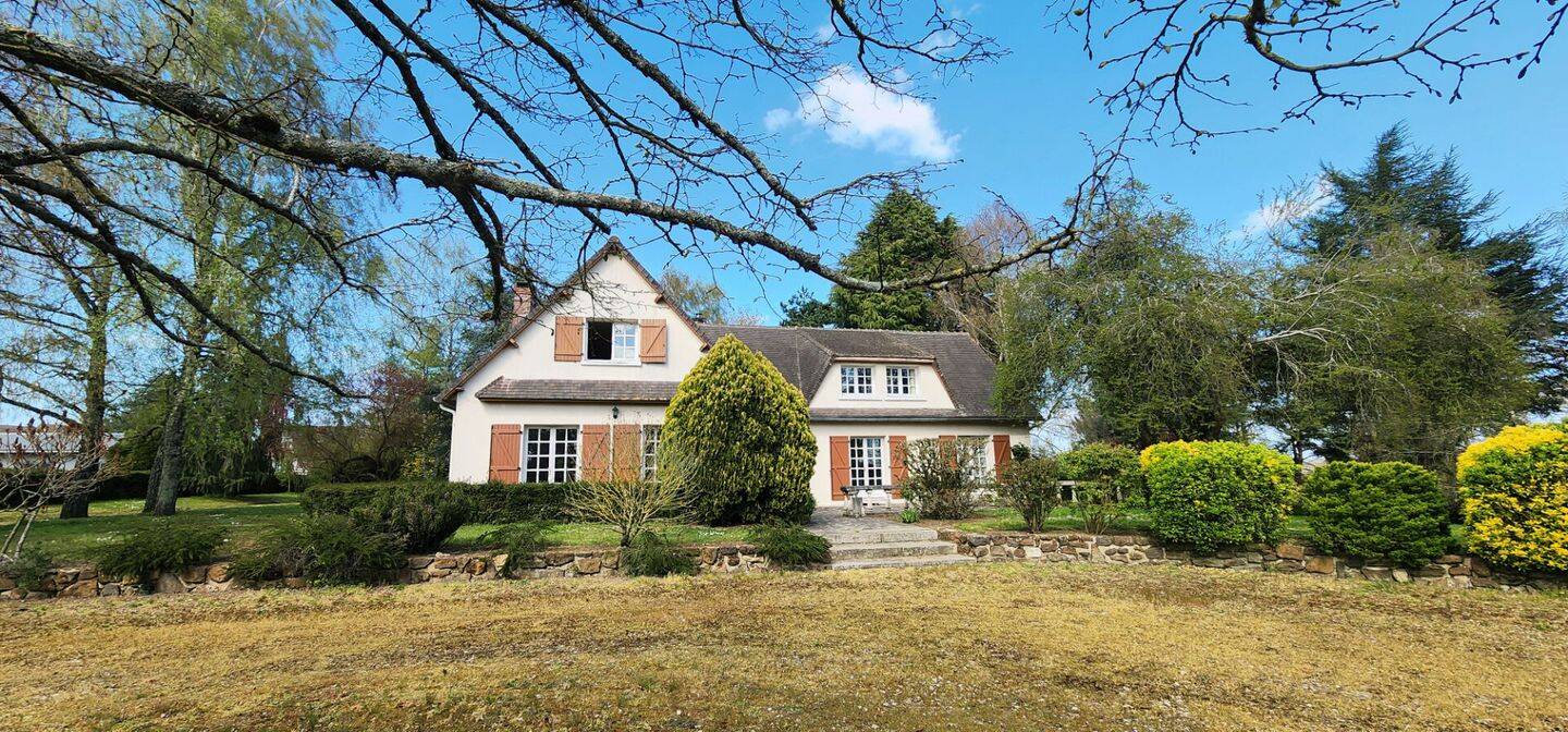 Maison 13 pièces 290 m² · à Vibraye · 290 m² · 233 120 €