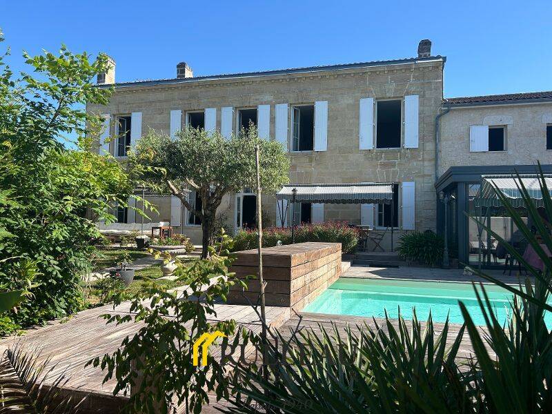 Maison 7 pièces 247 m² · à Saint-André-de-Cubzac · 246,6 m² · 595 000 €