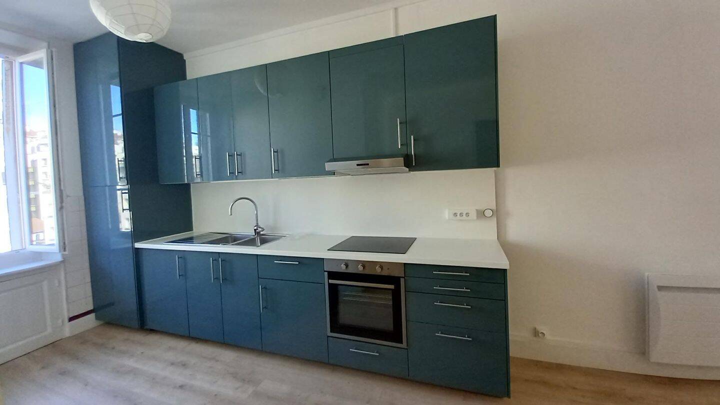 Appartement 3 pièces 58 m² · à Grenoble · 58 m² · 805 €
