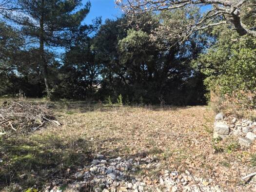 Terrain constructible viabilisé à vendre 148 500 € 804 m² de terrain La Bastide-des-Jourdans 84240