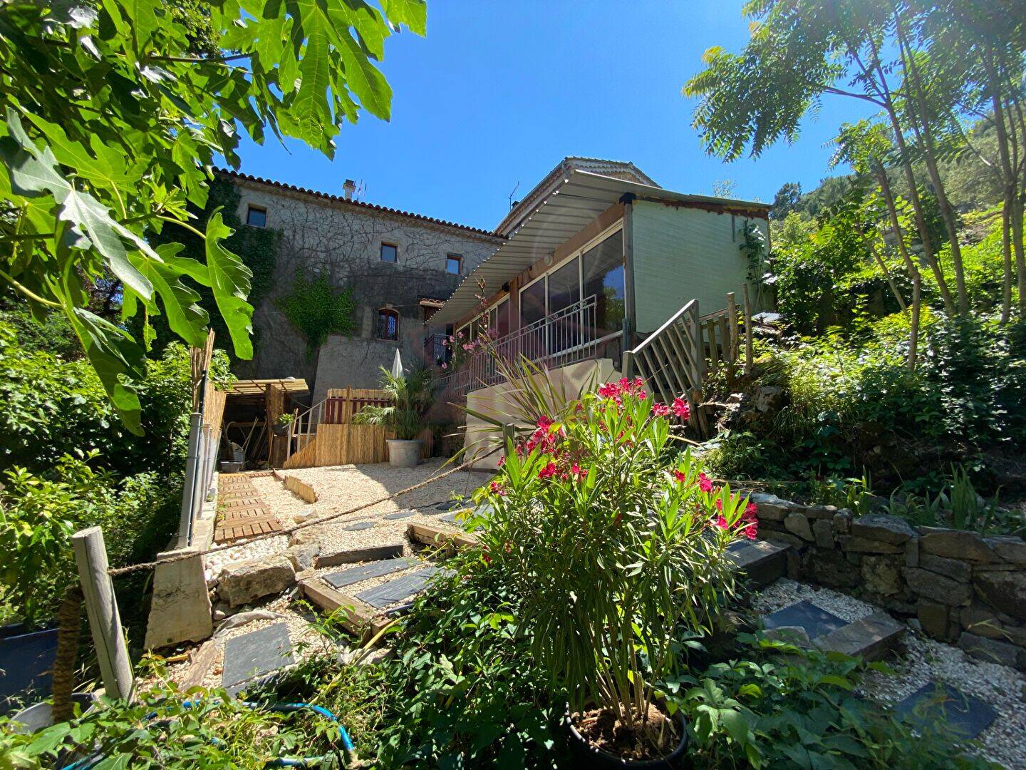 Maison 8 pièces 122 m² · à Saint-Ambroix · 122,3 m² · 175 000 €