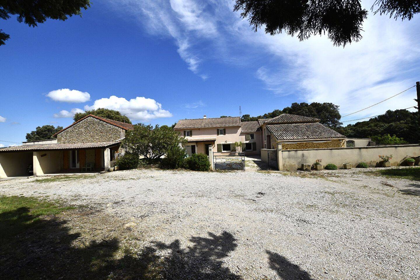 Maison 10 pièces 255 m² · à Sérignan-du-Comtat · 255 m² · 630 000 €