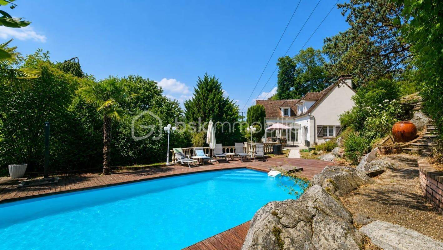 Maison 9 pièces 296 m² · à Saint-Pierre-lès-Nemours · 296 m² · 450 000 €