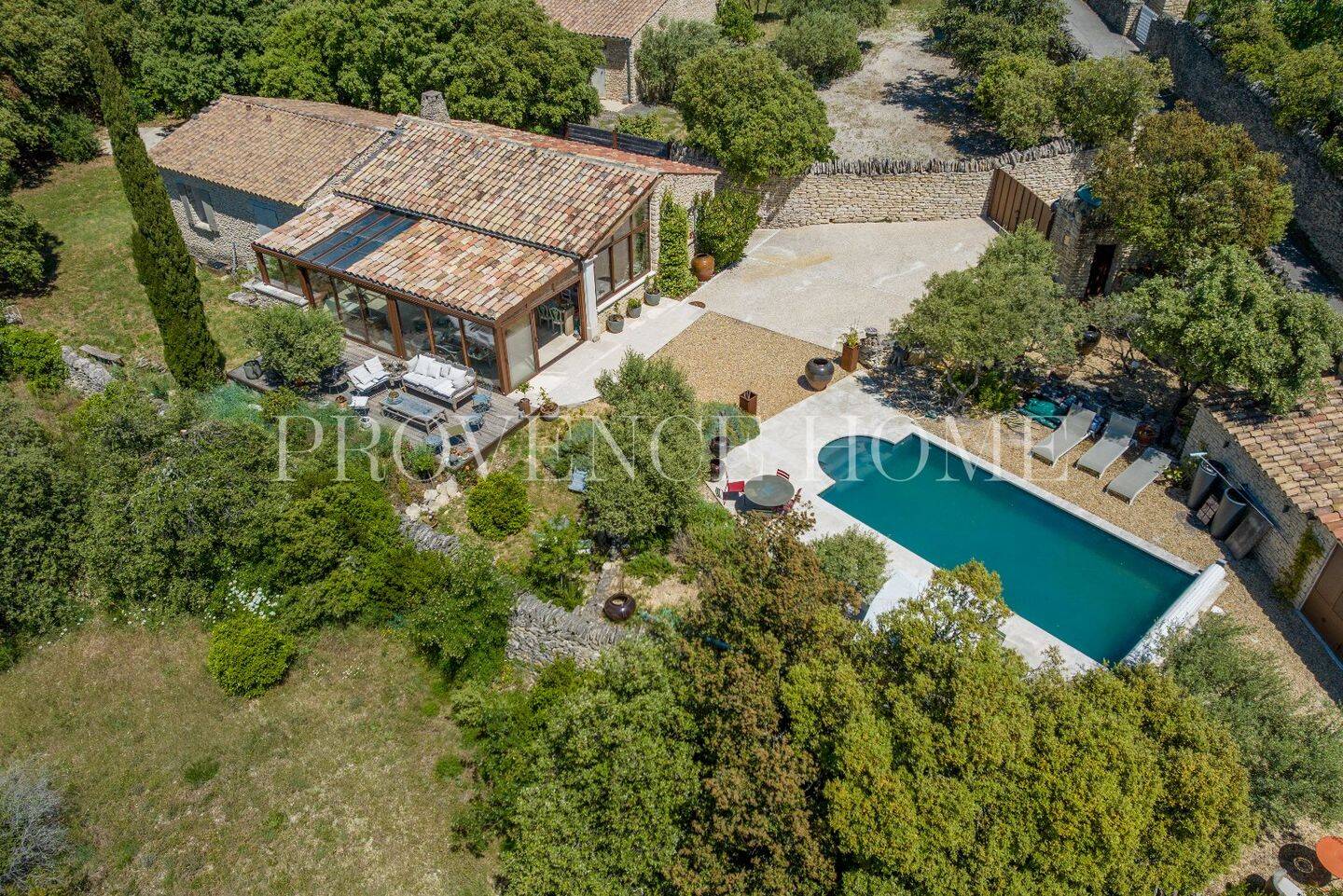 Maison 6 pièces 164 m² · à Gordes · 164 m² · 1 100 000 €