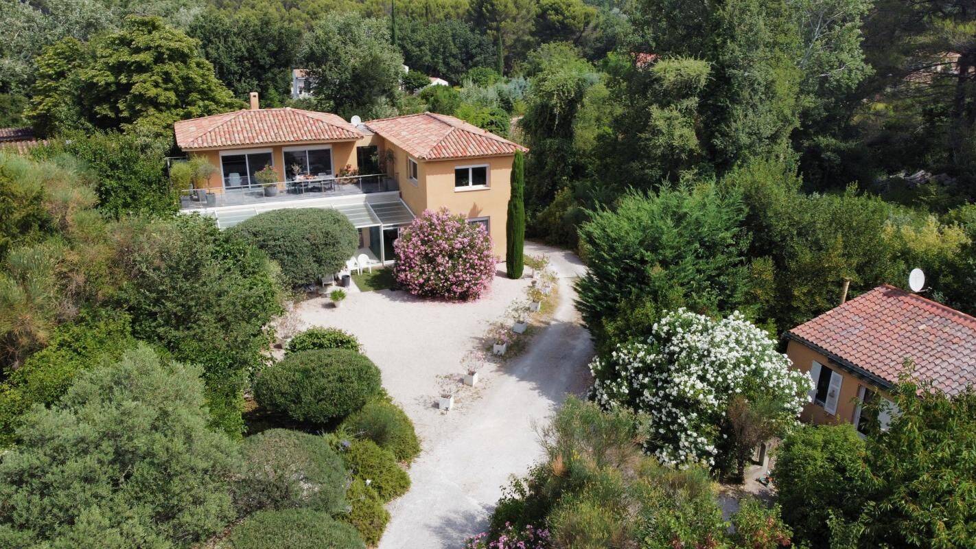 Maison 6 pièces 225 m² · à Simiane-Collongue · 225 m² · 522 000 €