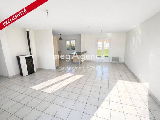 Maison à vendre 210 000 € 4 pièces 3 chambres 88 m² 533 m² de terrain Leclerc Cholet 49300