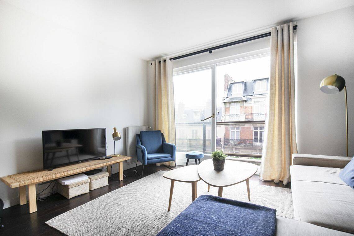 Appartement 2 pièces 43 m² · à Paris 16ème Arrondissement · 43 m² · 2 200 €