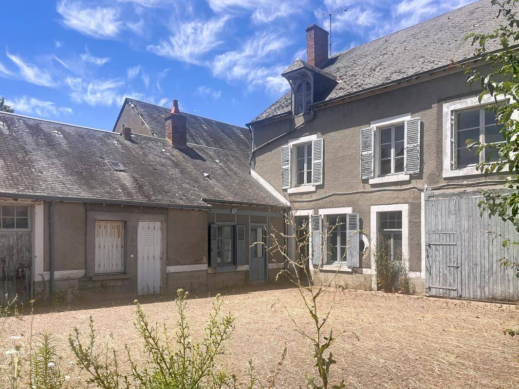 Maison 8 pièces 190 m² · à Neuvy-Saint-Sépulchre · 190 m² · 93 000 €