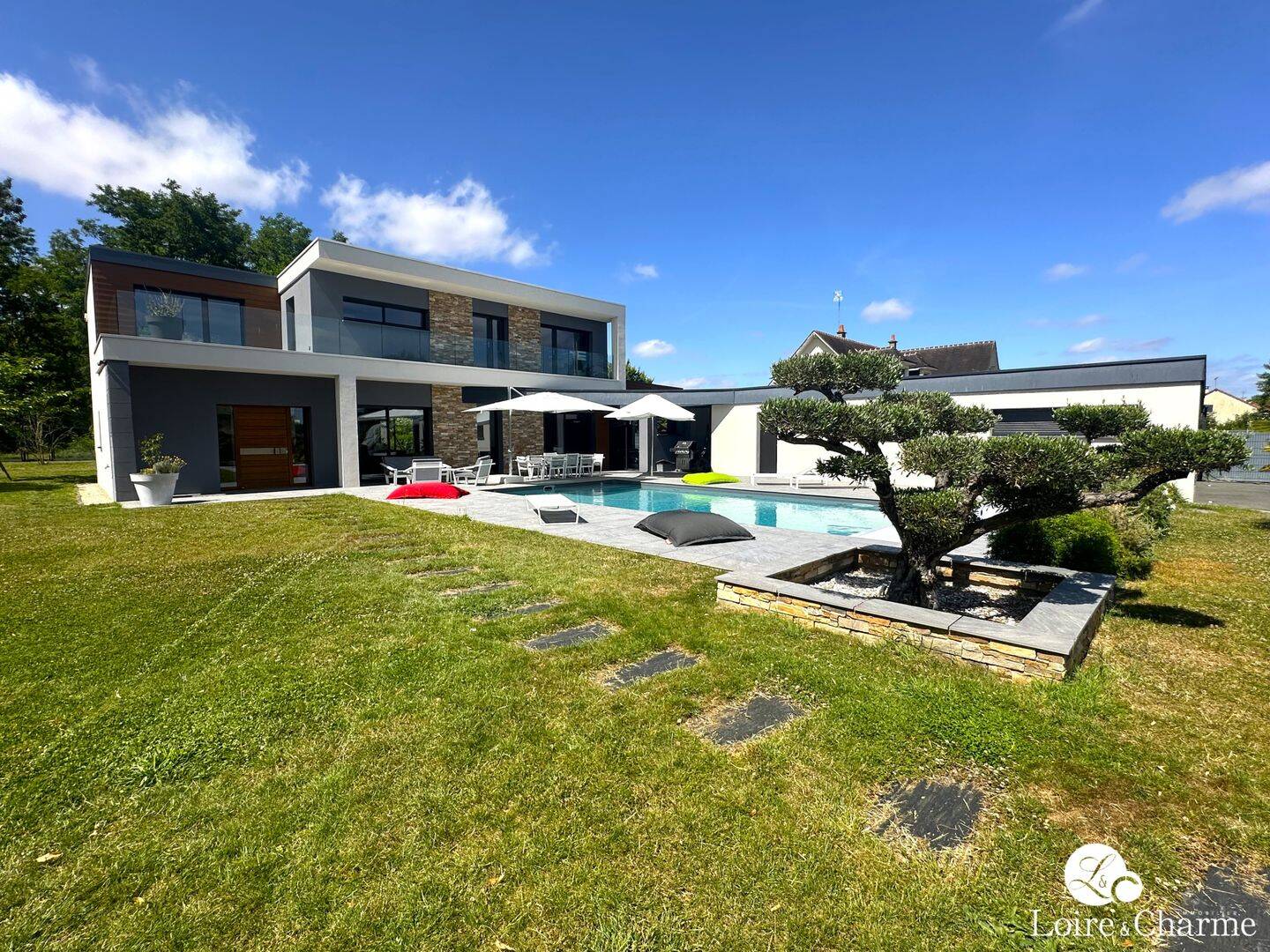 Maison 9 pièces 280 m² · à Vineuil · 280 m² · 1 100 000 €
