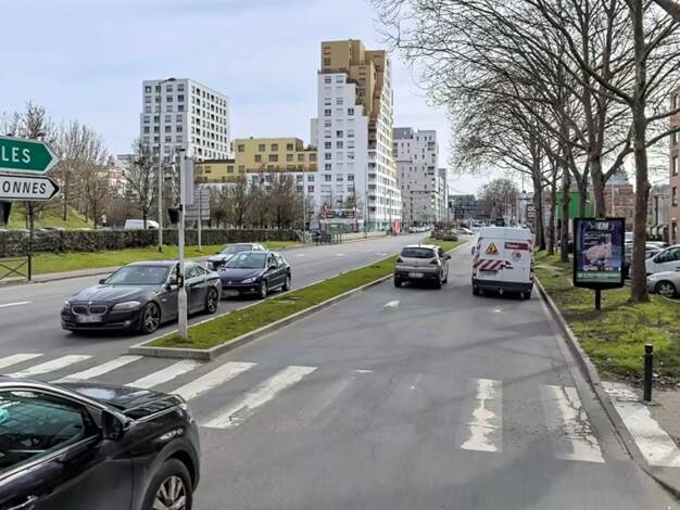 Boutique à louer 2 250 € 110 m² de surface de vente Canal Évry-Courcouronnes 91000