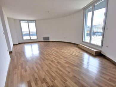Appartement à louer 1 291 € 5 pièces 4 chambres 113 m² 3ème étage Centre-Le Lac-Grand Cour St Avertin 37550