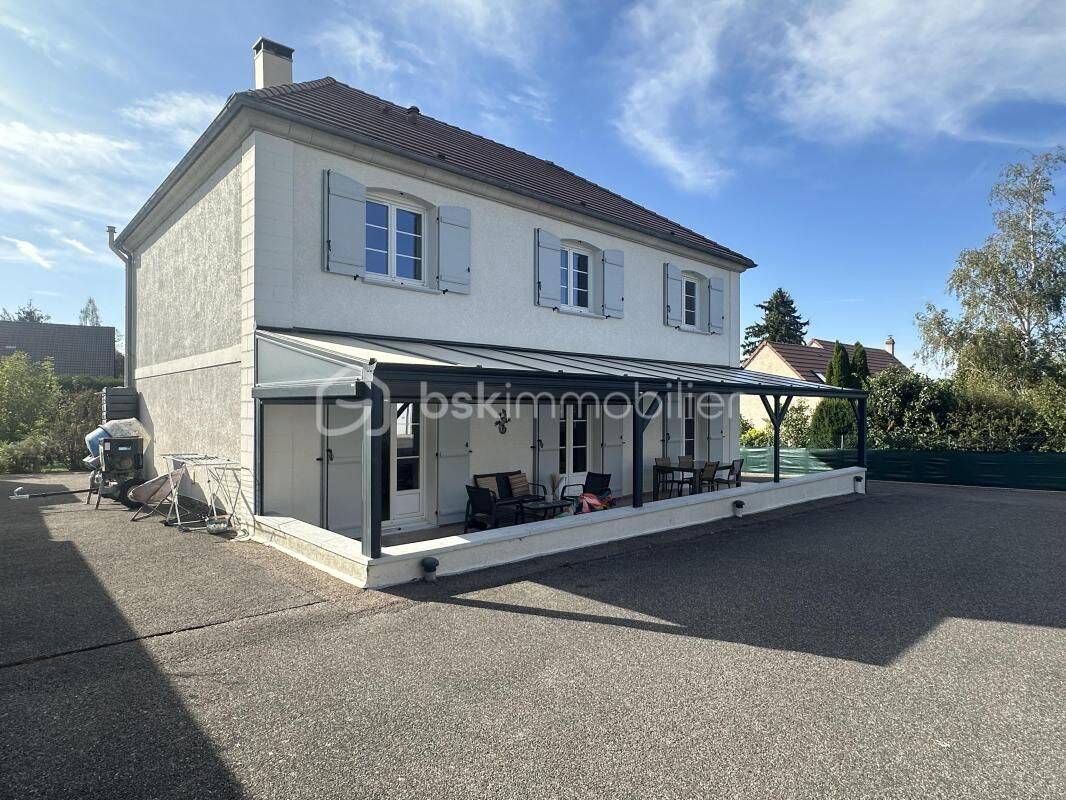 Maison 7 pièces 166 m² · à Plessis-Saint-Jean · 166 m² · 313 000 €