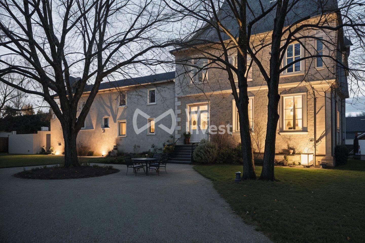 Maison 14 pièces 370 m² · à Richelieu · 370 m² · 650 000 €