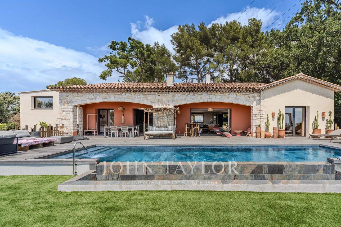 Maison 7 pièces 230 m² · à Mougins · 230 m² · 1 950 000 €