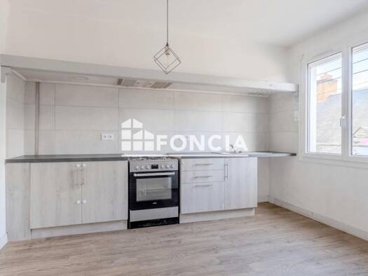 Maison de ville à vendre 124 000 € 4 pièces 3 chambres 72,2 m² Connerré 72160