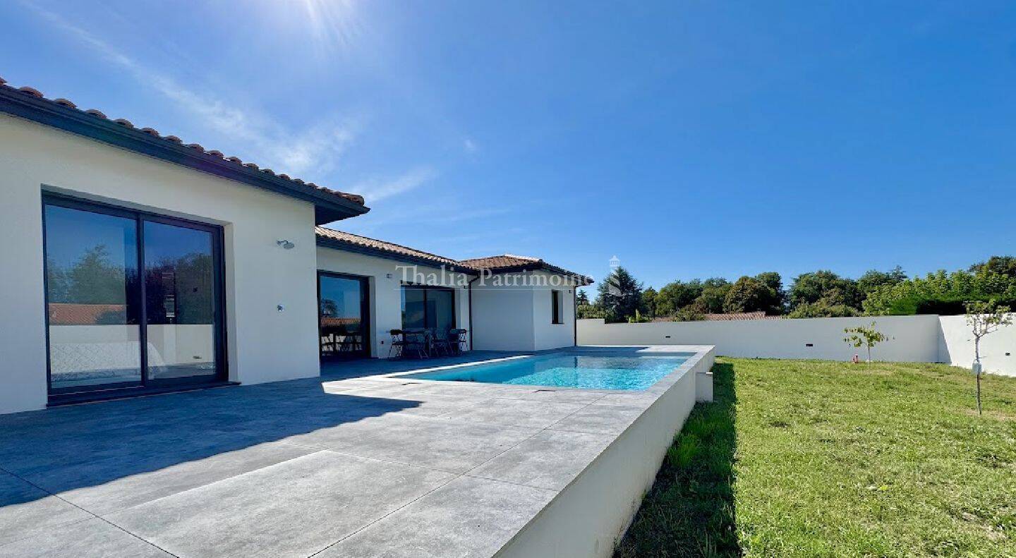 Maison 5 pièces 145 m² · à Camblanes-Et-Meynac · 145 m² · 598 000 €