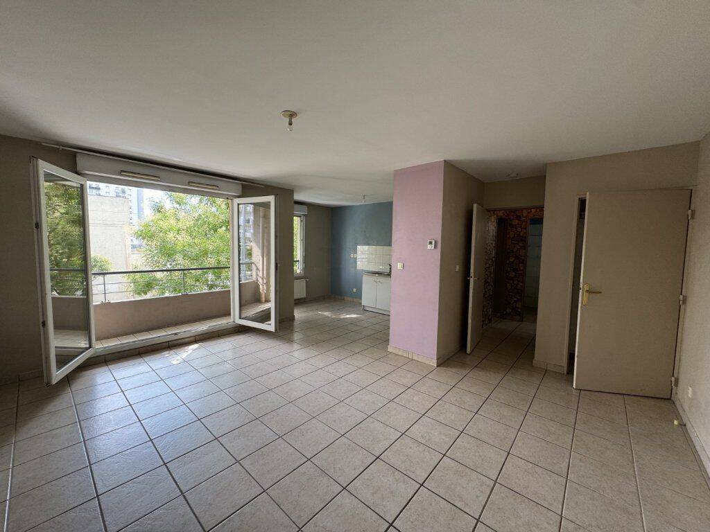 Appartement 2 pièces 47 m² · à Vénissieux · 47 m² · 658 €