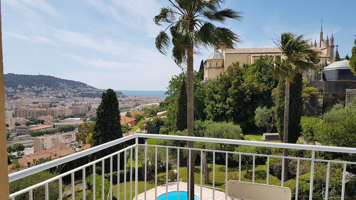 3 pièces 53 m² · à Nice · 52,5 m² · 1 100 €