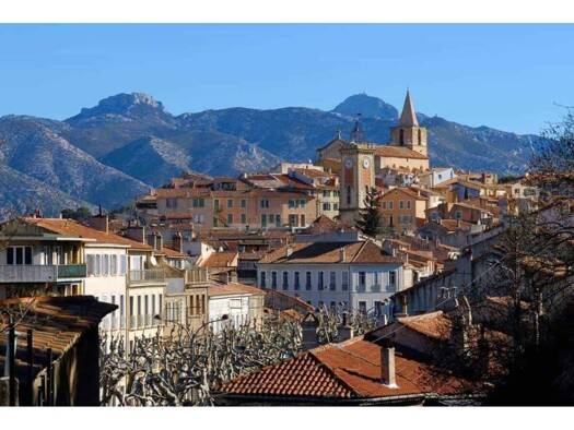 Appartement à vendre 140 270 € 2 pièces 1 chambre 31 m² Étage 3/3 Centre Ville Aubagne 13400