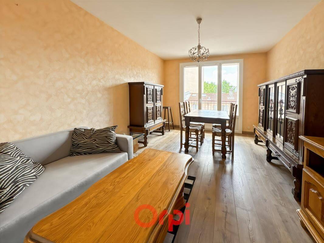 Maison 3 pièces 74 m² · à Villeurbanne · 73,8 m² · 1 150 €