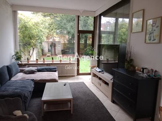 Maison à vendre 409 500 € 10 pièces 6 chambres 230 m² 349 m² de terrain Place d'Armes et du Barlet Douai 59500