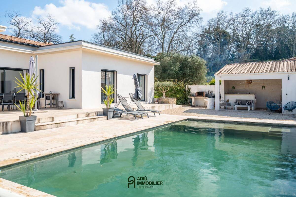 Maison 5 pièces 220 m² · à Uzès · 220 m² · 998 000 €