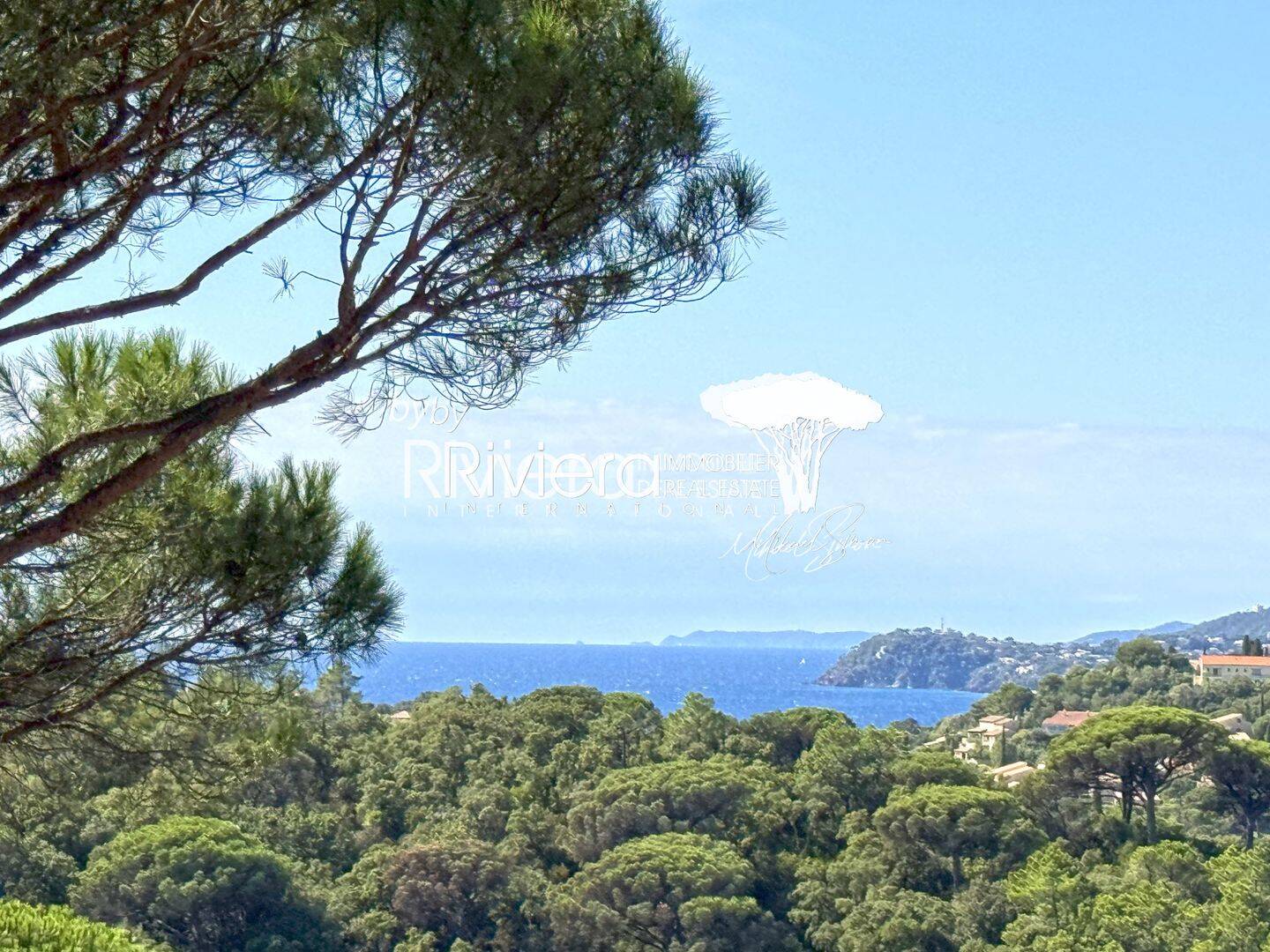 Maison 8 pièces 243 m² · à La Croix-Valmer · 243 m² · 3 800 000 €