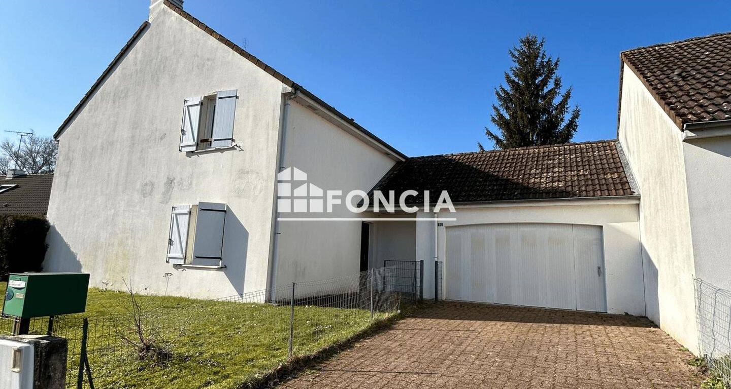 Maison 5 pièces 107 m² · à Les Bordes · 107 m² · 135 000 €