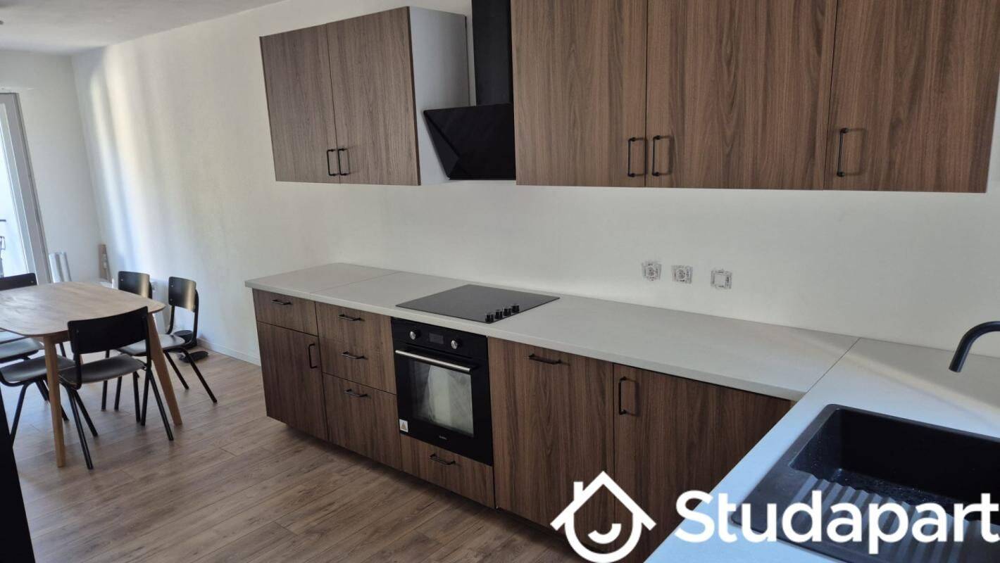 Maison 5 pièces 96 m² · à Lille · 96 m² · 2 200 €/mois
