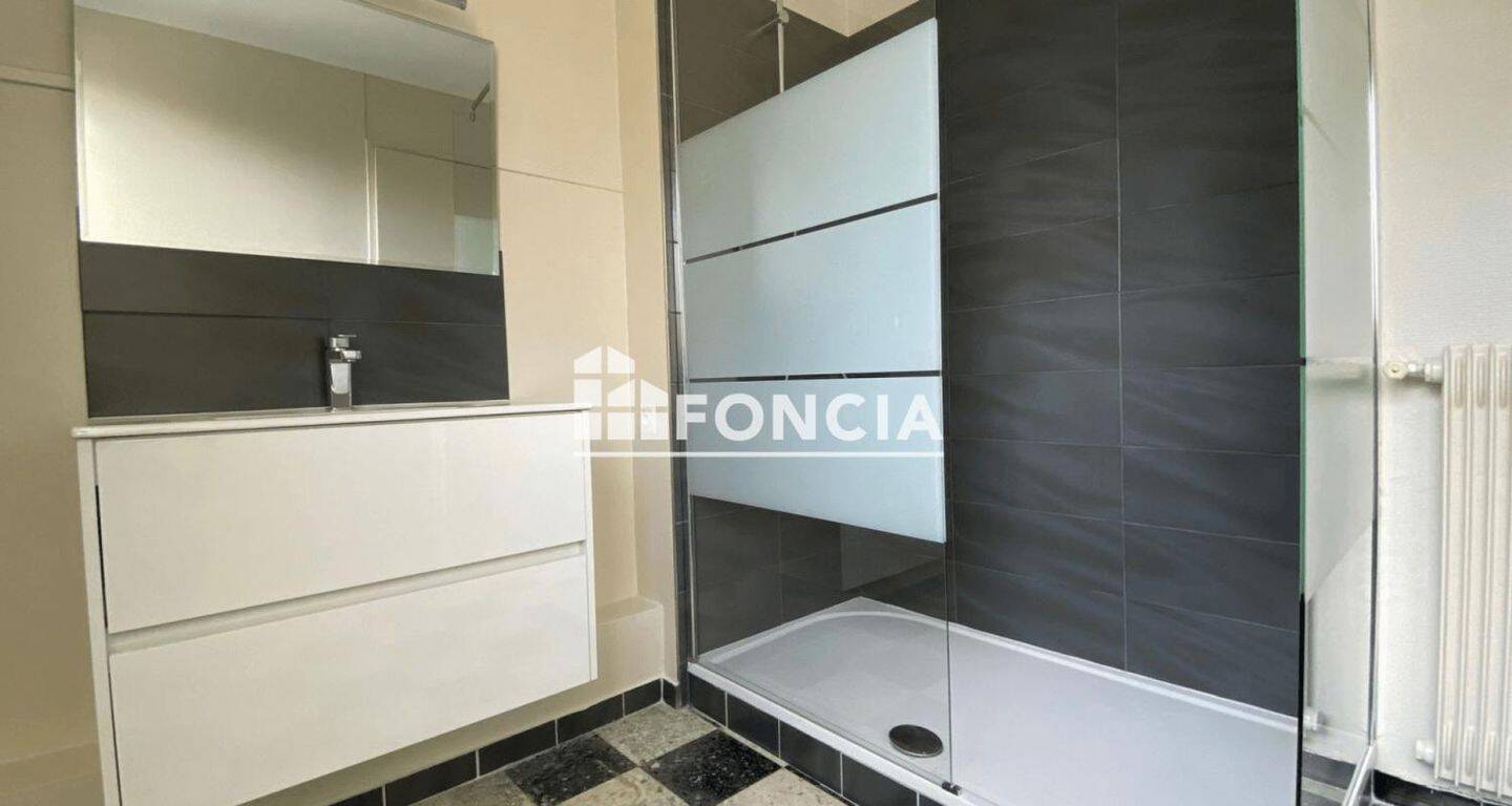 Appartement 4 pièces 85 m² · à Villeneuve-lès-Avignon · 84,9 m² · 916 €
