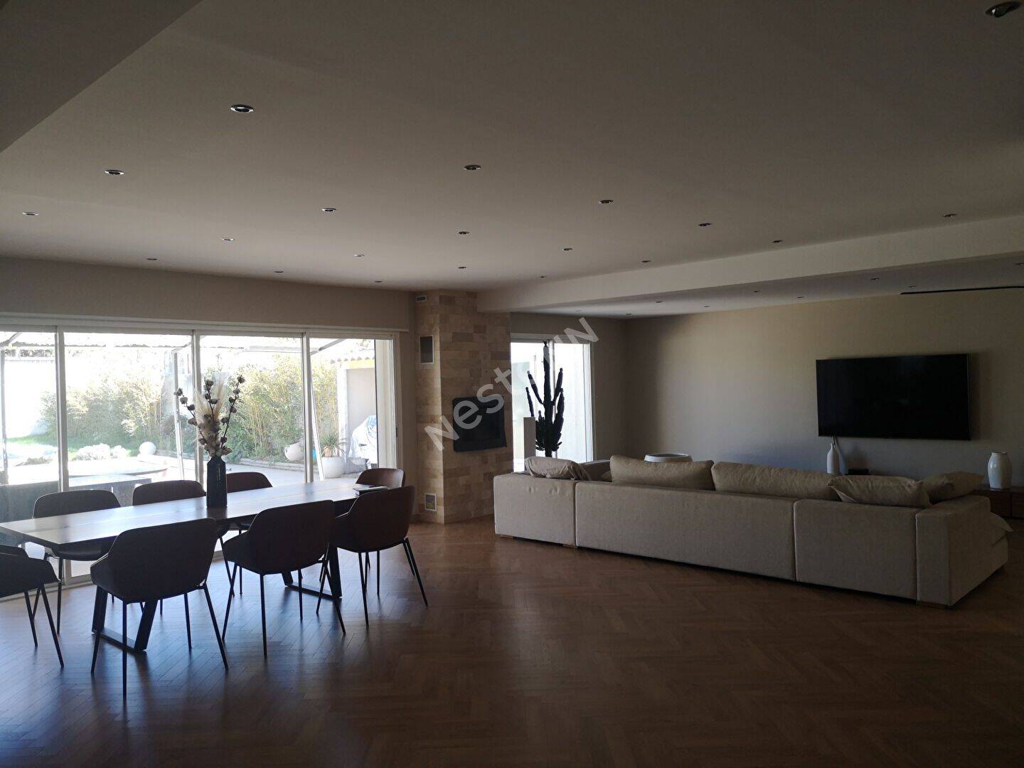 Maison 5 pièces 198 m² · à Châteauneuf-les-Martigues · 198 m² · 2 555 €/mois