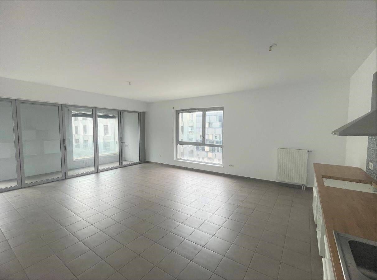 Appartement 3 pièces 83 m² · à Paris 19ème Arrondissement · 83 m² · 2 052 €/mois