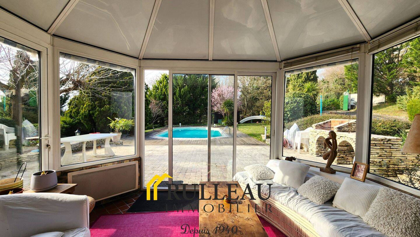Maison 6 pièces 136 m² · à Saint-Romain-la-Virvée · 136 m² · 318 000 €
