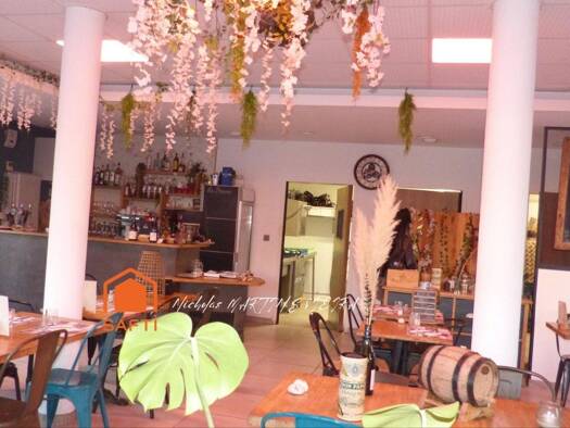 Restaurant à vendre Fonds de commerce 327 000 € 140 m² d'espace de restauration La Calmette 30190