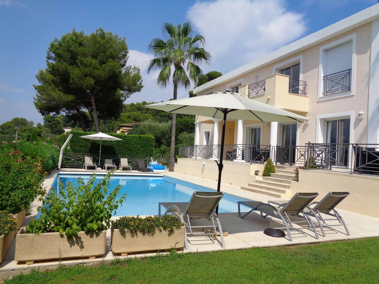 Maison 7 pièces 247 m² · à Mougins · 247,2 m² · 2 490 000 €