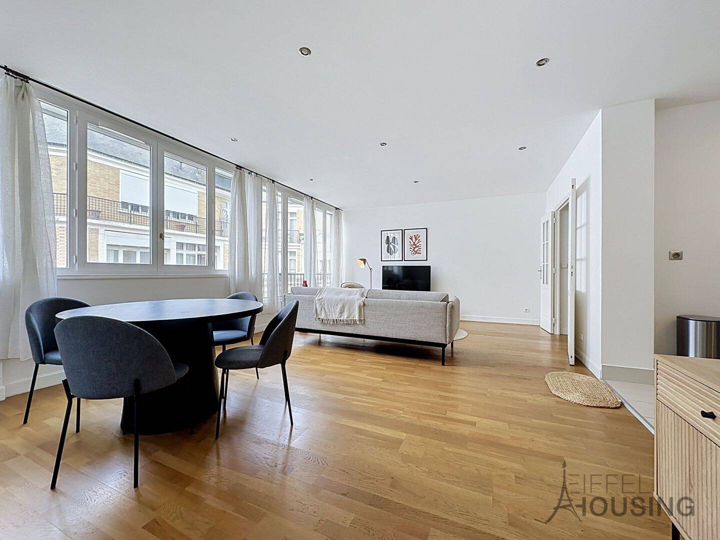 Appartement 2 pièces 64 m² · à Paris 8ème Arrondissement · 64 m² · 2 600 €