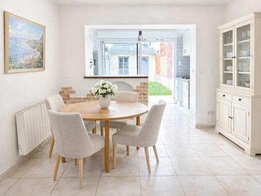 Maison de ville à vendre 272 900 € 5 pièces 4 chambres 114 m² 149 m² de terrain Hôpital-Chasse Royale-Le Pré Le Mans 72000