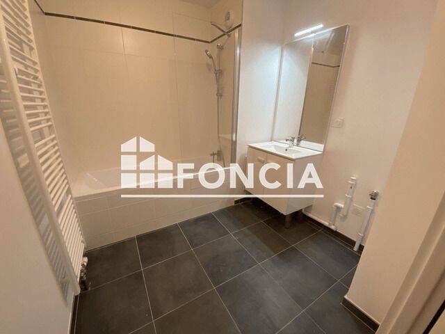 Appartement 3 pièces 62 m² · à Saint-André-lez-Lille · 62,2 m² · 993 €