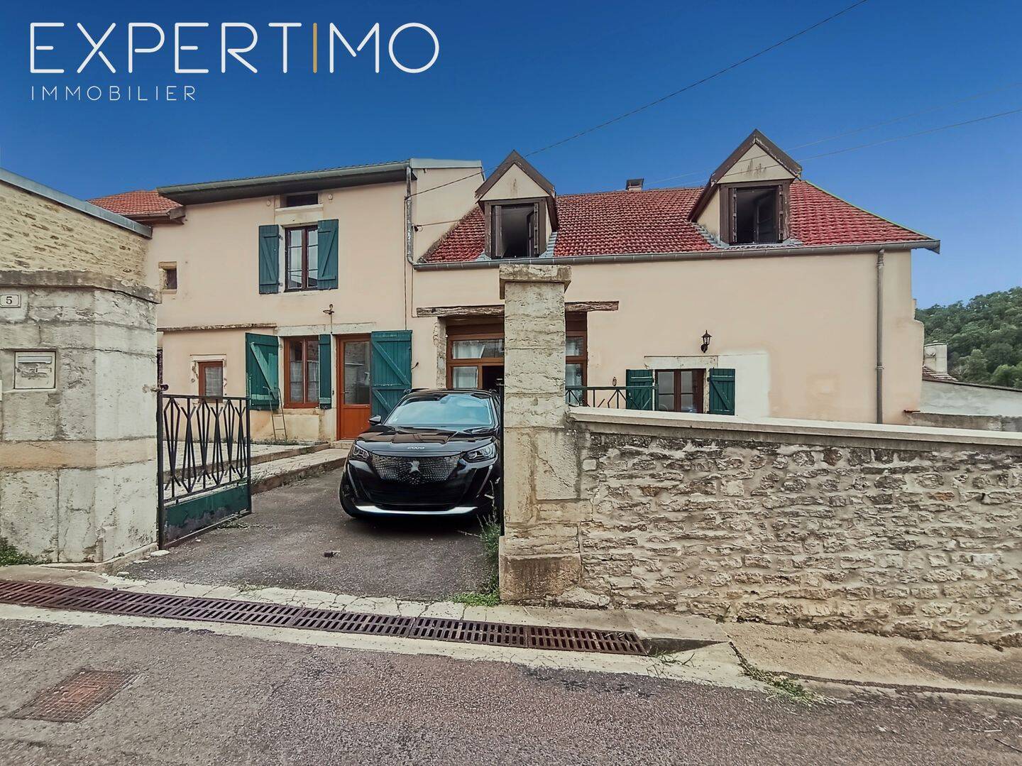 Maison 7 pièces 188 m² · à Courlon · 188 m² · 182 000 €