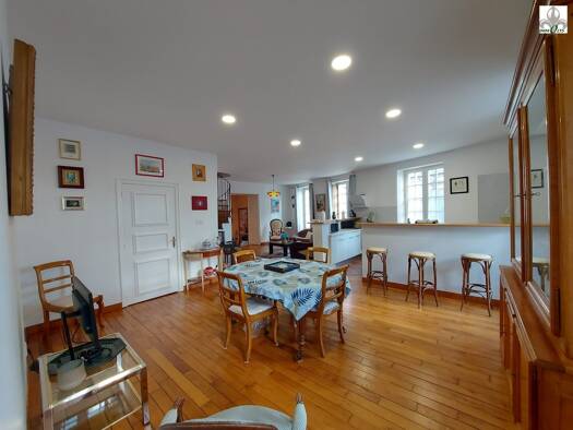 Appartement à vendre 259 000 € 5 pièces 3 chambres 134,4 m² Étage 2/3 Centre Chalon-sur-Saône 71100