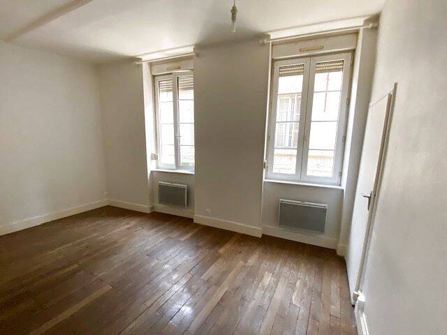 Appartement 1 pièce 28 m² · à Dijon · 27,5 m² · 430 €