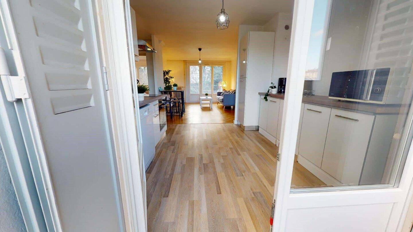 Room in Rue Victor Basch, Villeurbanne for 88 m² with 5 bedrooms — 12