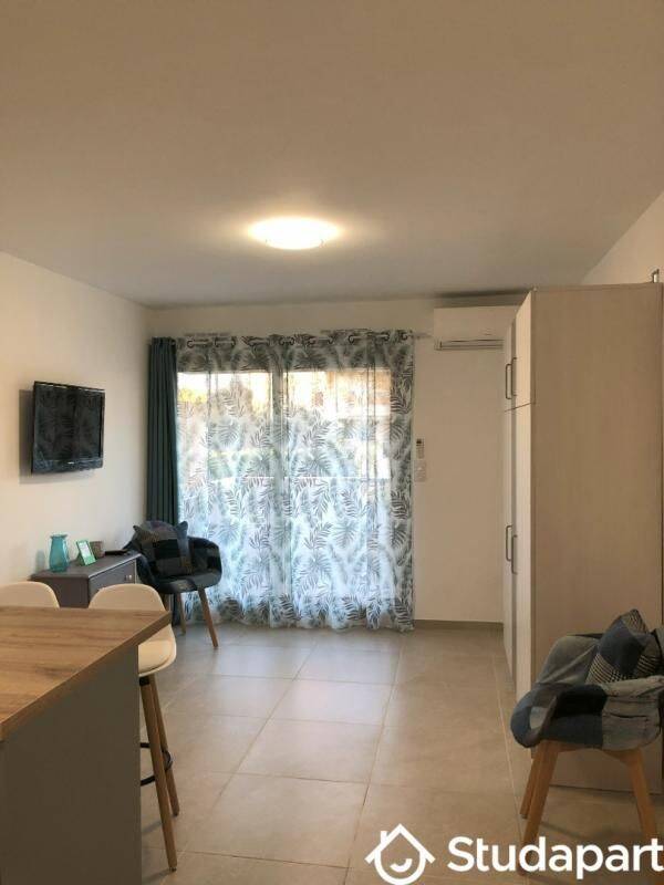 Appartement 1 pièce 24 m² · à Vallauris · 24 m² · 880 €