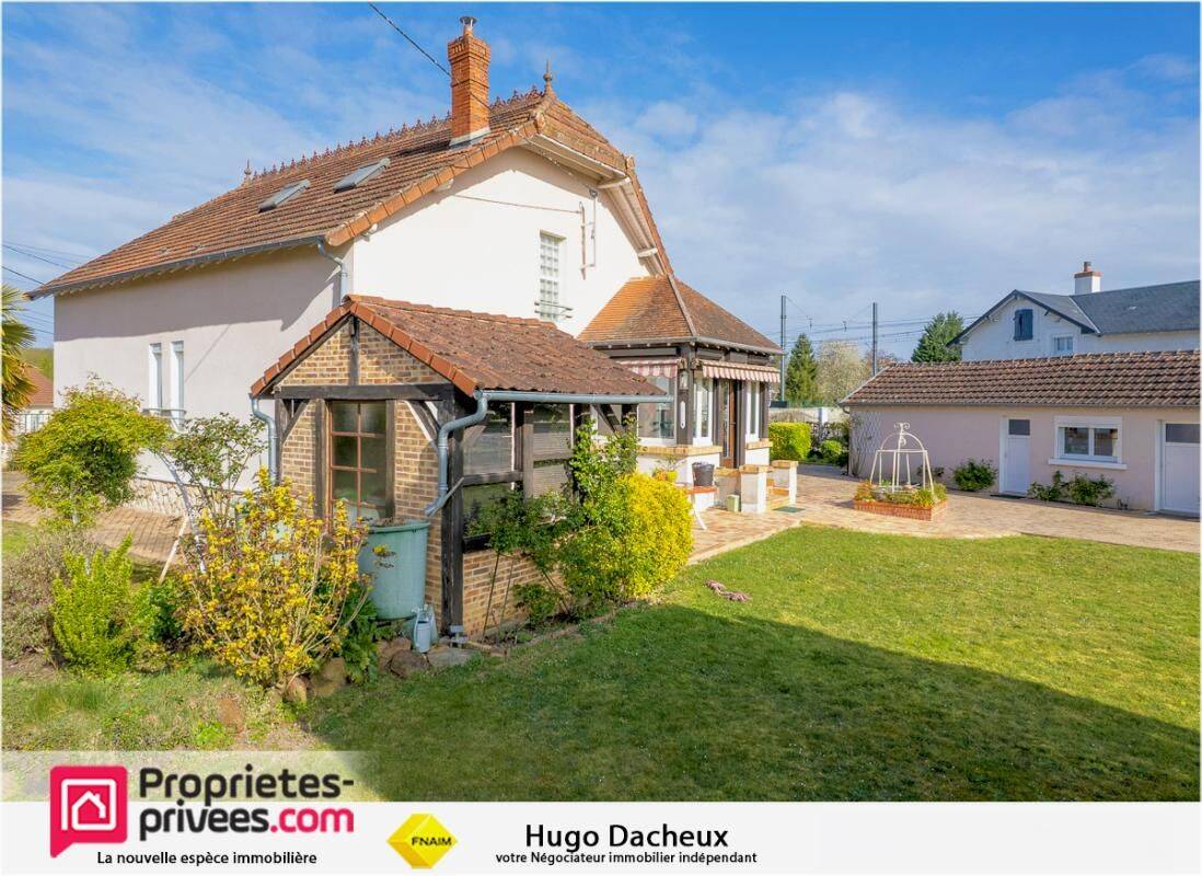 Maison 6 pièces 141 m² · à Foëcy · 140,7 m² · 45 600 €