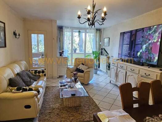 Appartement en viager occupé Bouquet 42 500 € 4 pièces 3 chambres 92,8 m² Étage 1/7 Rive Droite-Apport Paris Gare Corbeil-Essonnes 91100